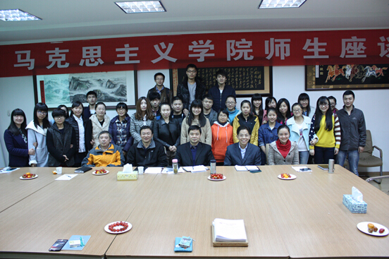 永利yl23411师生座谈会顺利举行